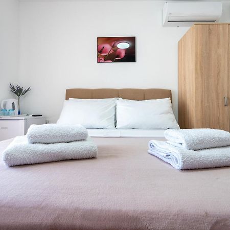 Apartments Glorija 네움 객실 사진