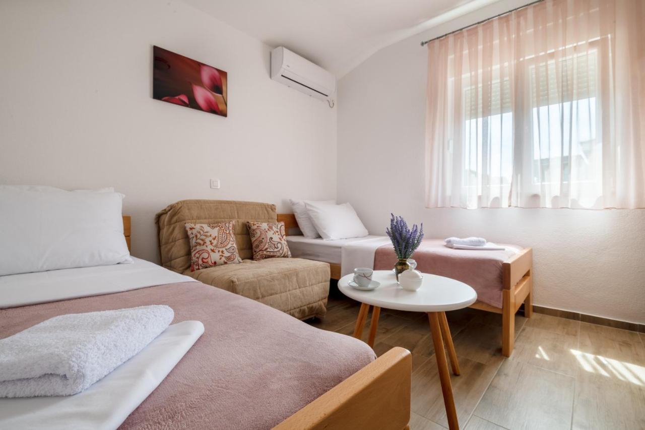 Apartments Glorija 네움 외부 사진