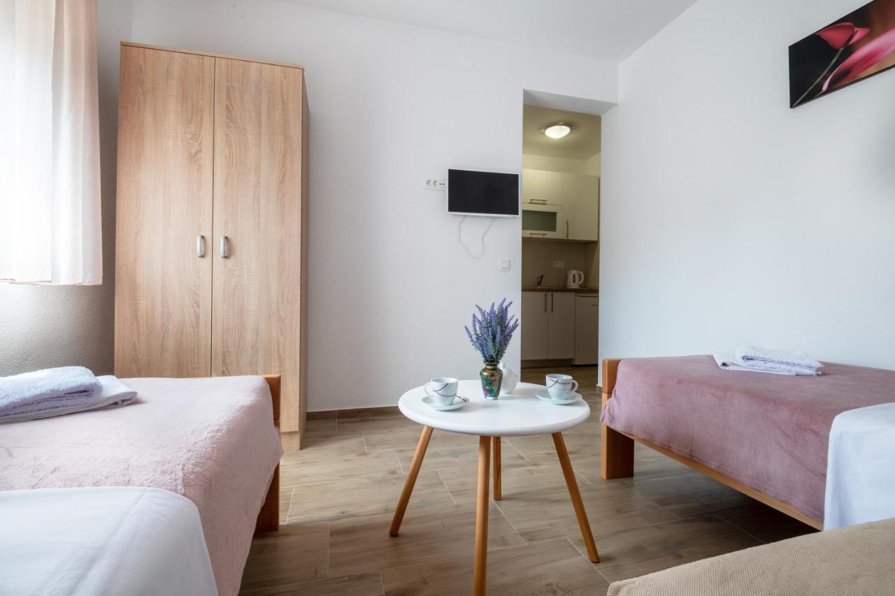 Apartments Glorija 네움 외부 사진