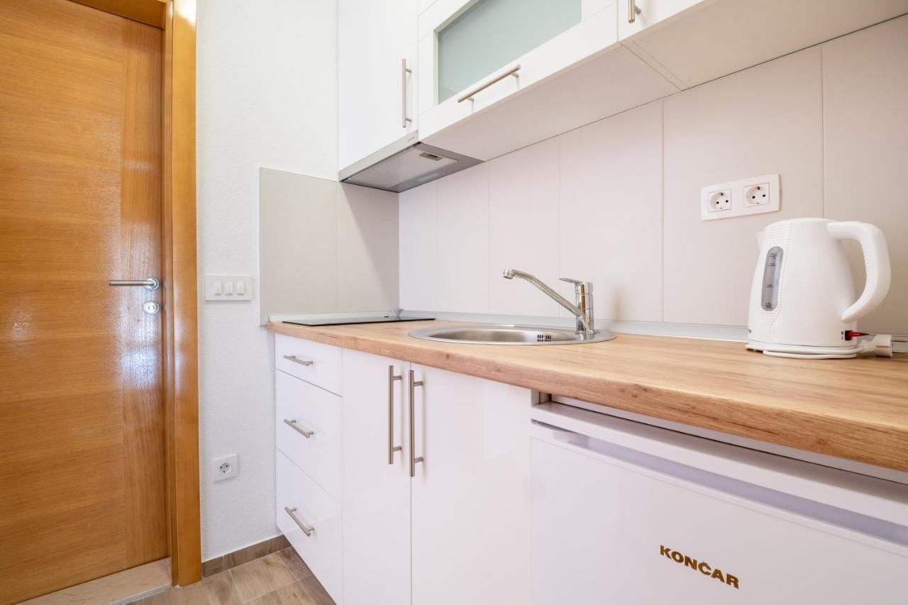 Apartments Glorija 네움 외부 사진