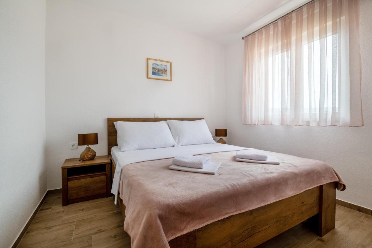 Apartments Glorija 네움 외부 사진