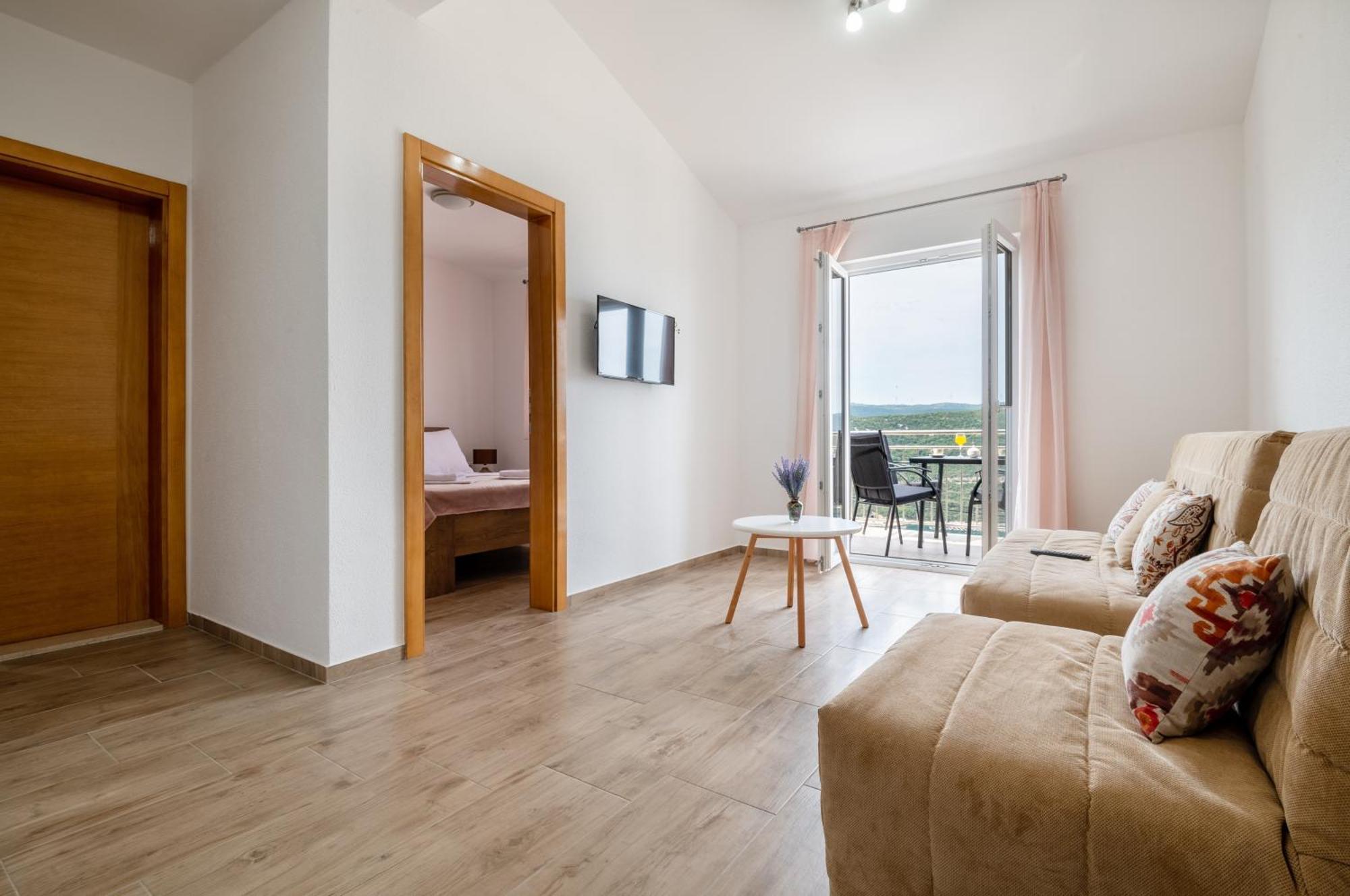 Apartments Glorija 네움 외부 사진