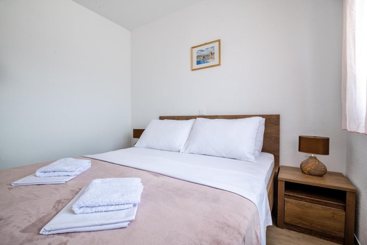 Apartments Glorija 네움 외부 사진