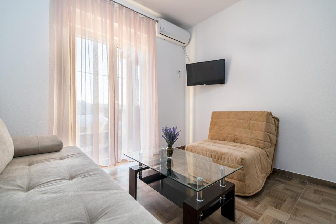 Apartments Glorija 네움 외부 사진
