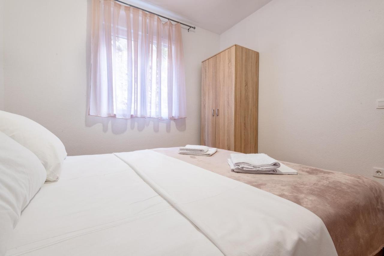 Apartments Glorija 네움 외부 사진