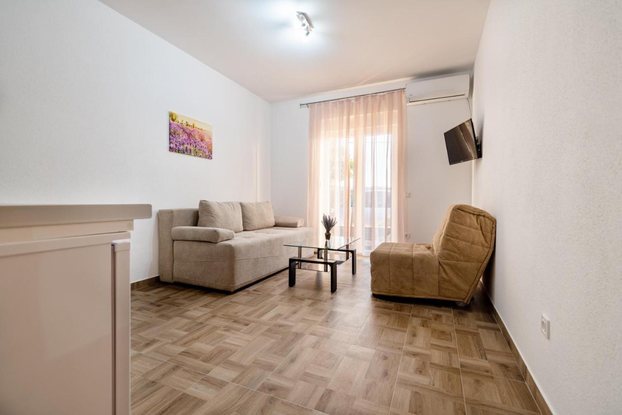 Apartments Glorija 네움 외부 사진