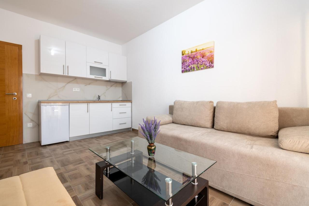 Apartments Glorija 네움 외부 사진