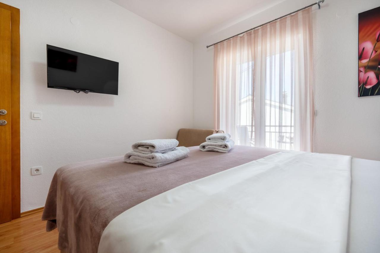 Apartments Glorija 네움 객실 사진