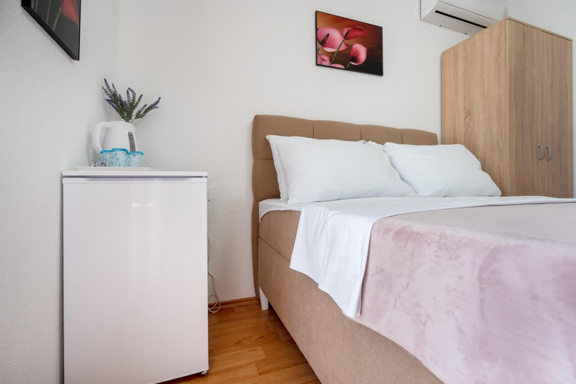 Apartments Glorija 네움 객실 사진