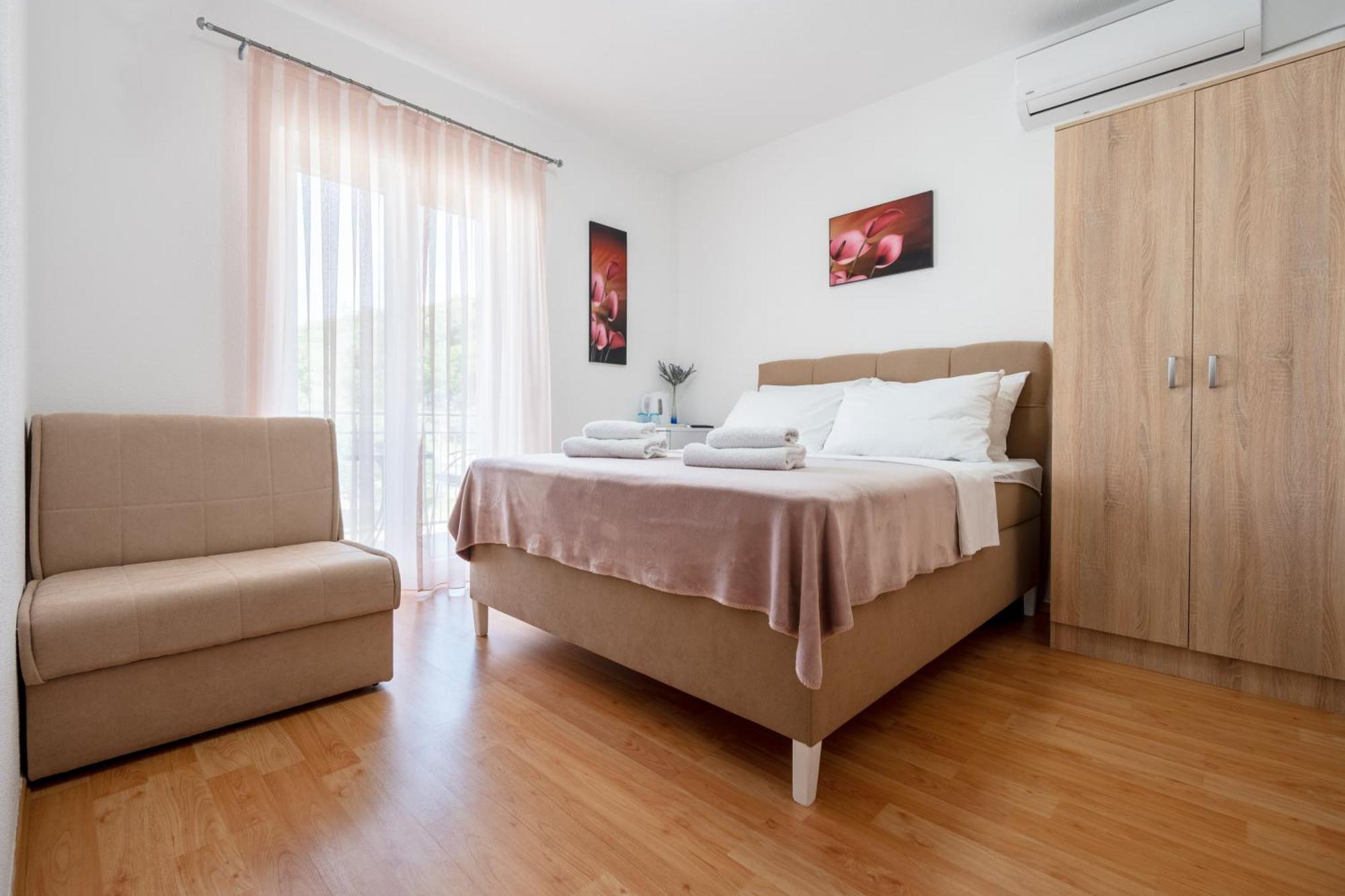 Apartments Glorija 네움 객실 사진