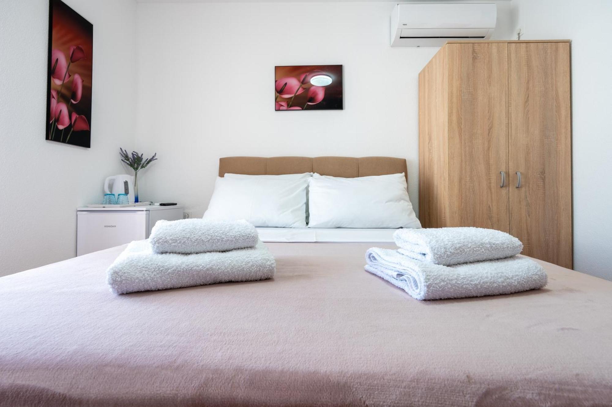 Apartments Glorija 네움 객실 사진
