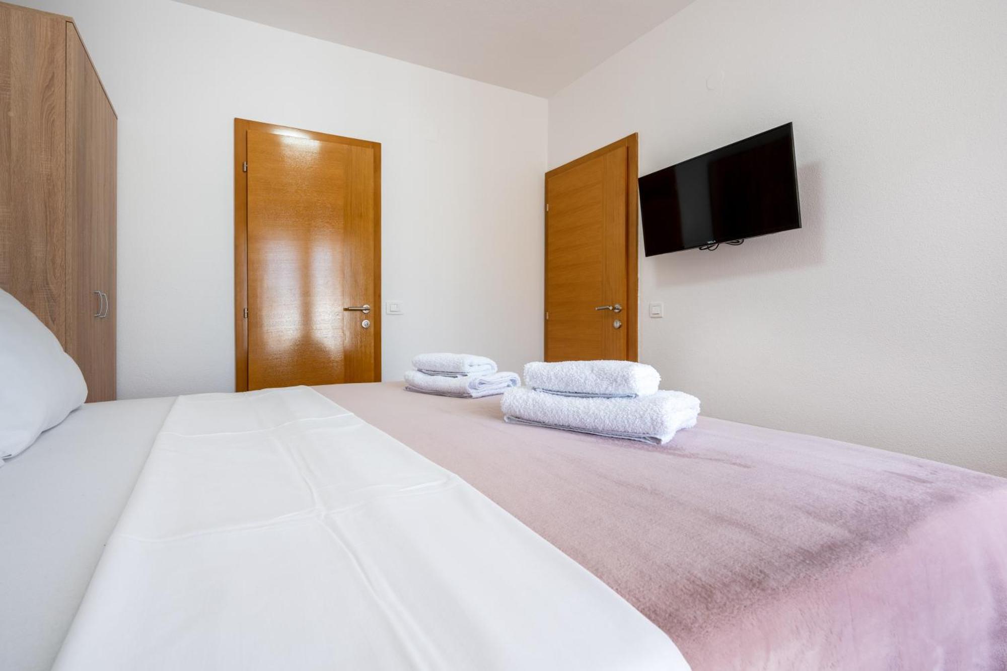 Apartments Glorija 네움 객실 사진