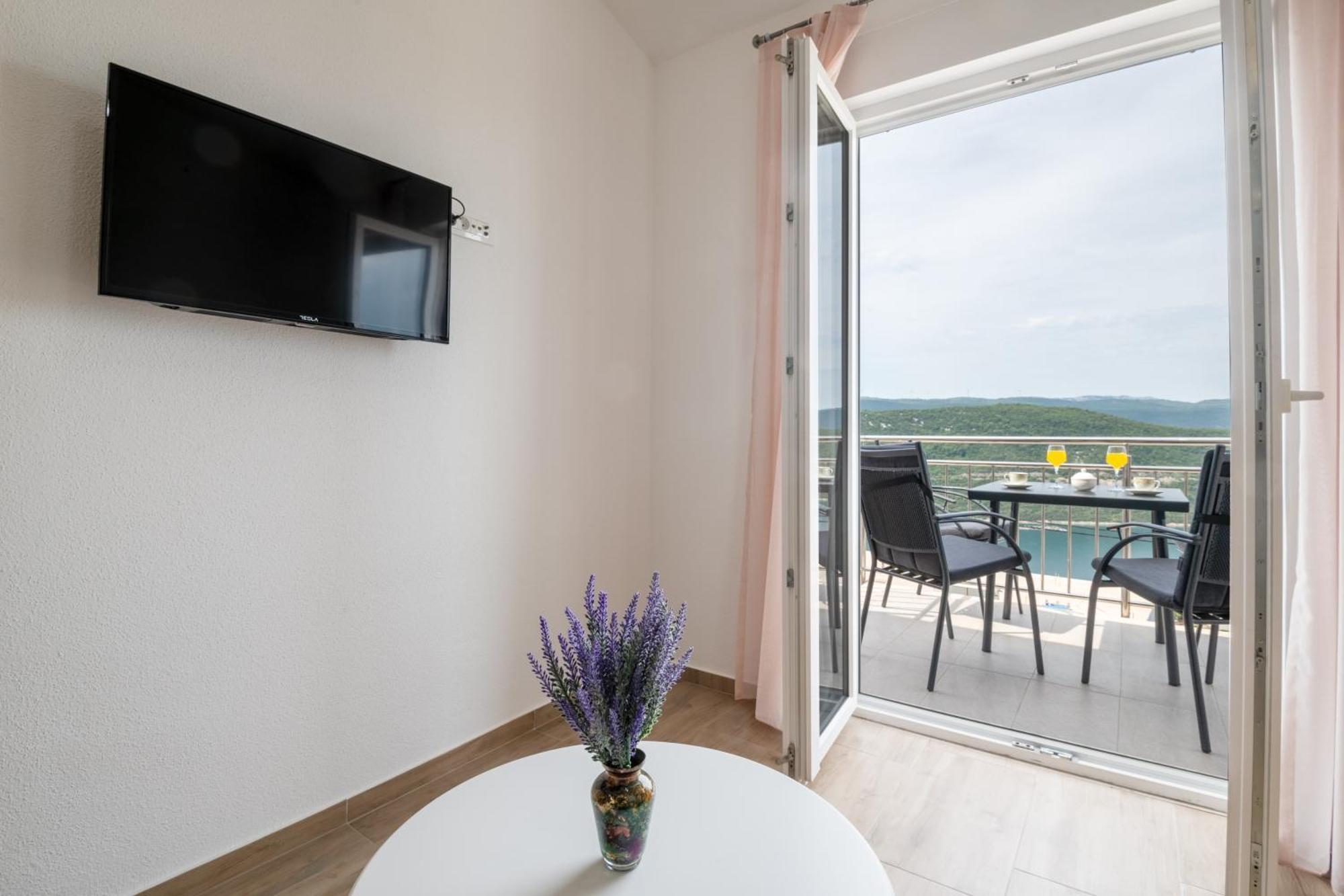 Apartments Glorija 네움 객실 사진